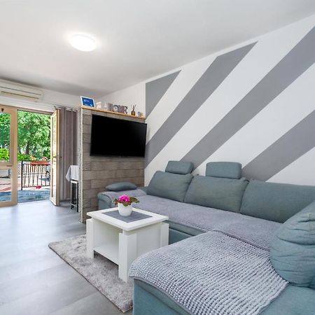 Apartment 50 Shades Of Grey Πόρετς Εξωτερικό φωτογραφία