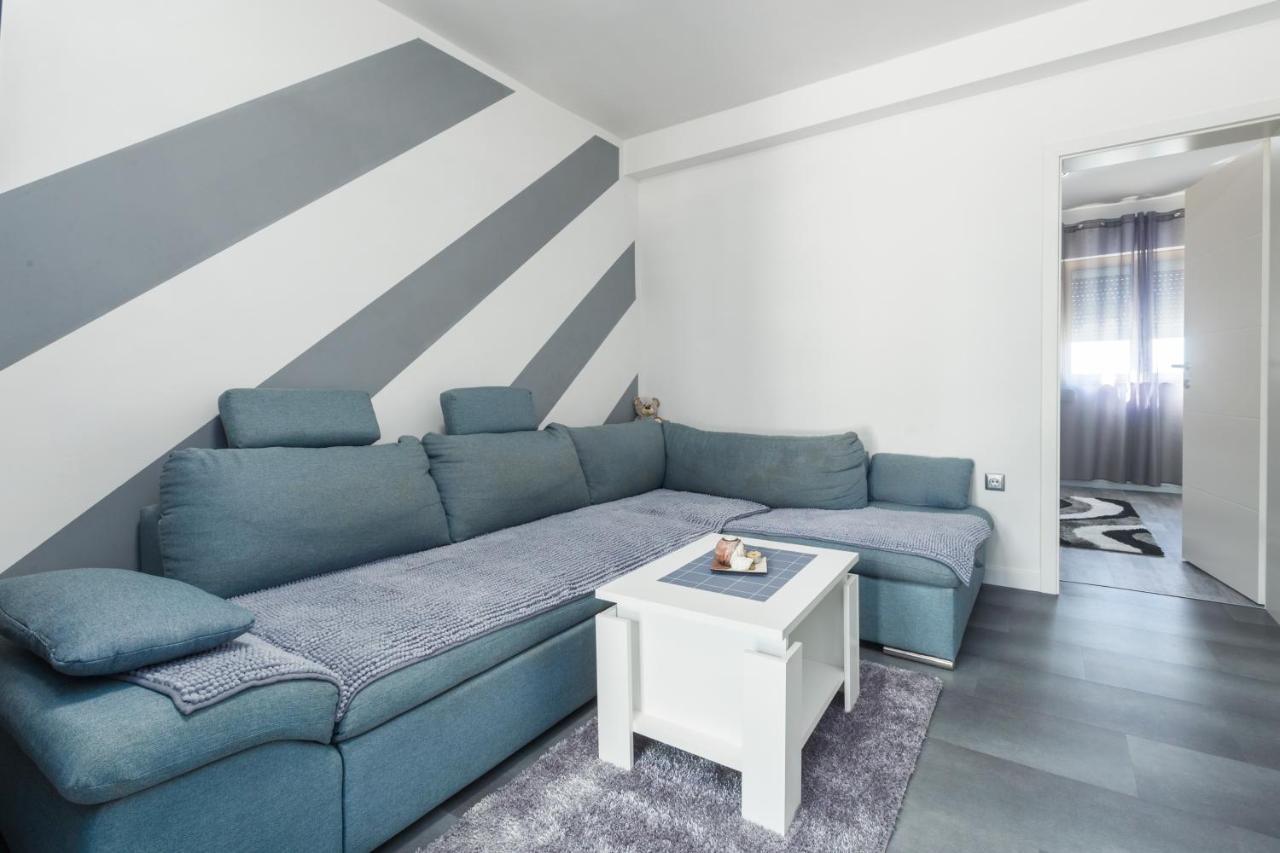 Apartment 50 Shades Of Grey Πόρετς Εξωτερικό φωτογραφία