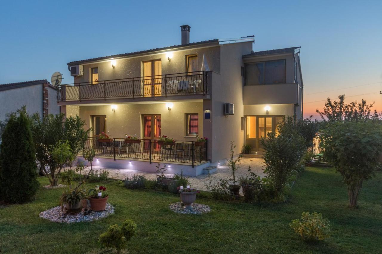 Apartment 50 Shades Of Grey Πόρετς Εξωτερικό φωτογραφία