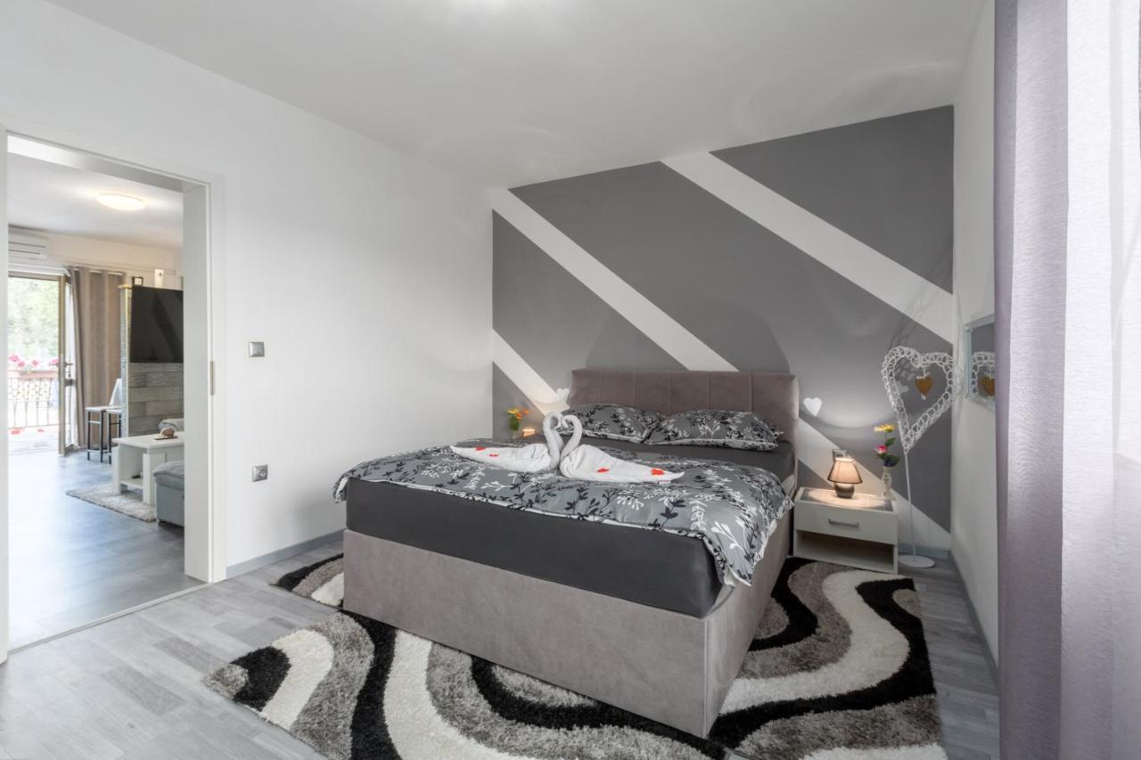 Apartment 50 Shades Of Grey Πόρετς Εξωτερικό φωτογραφία