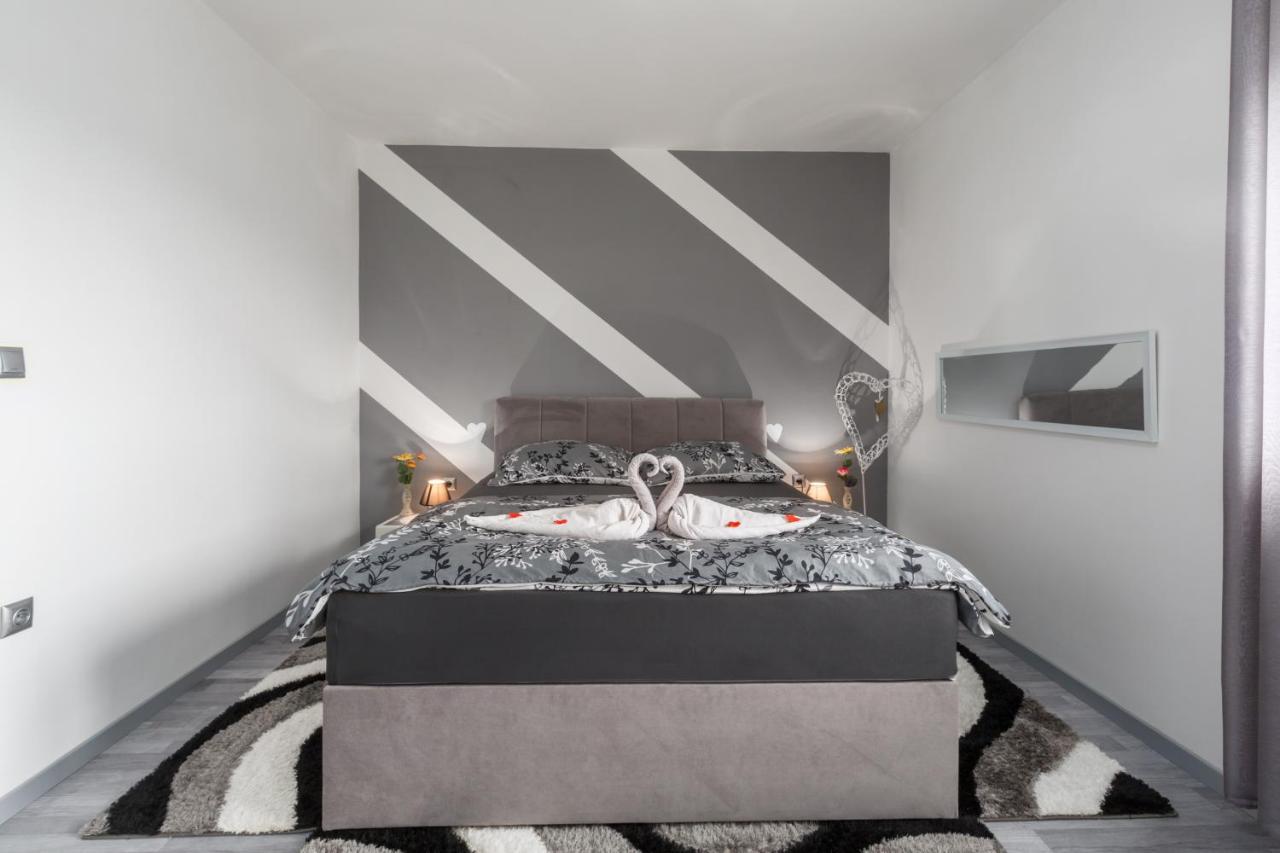 Apartment 50 Shades Of Grey Πόρετς Εξωτερικό φωτογραφία